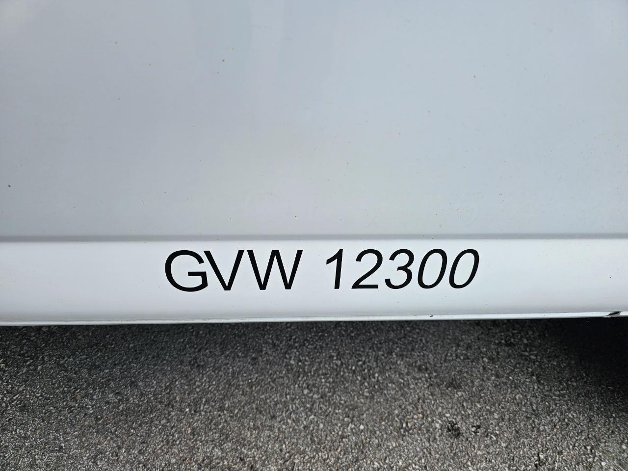 GMC Savana Commercial Cutaway 3500 Van 177" 2021