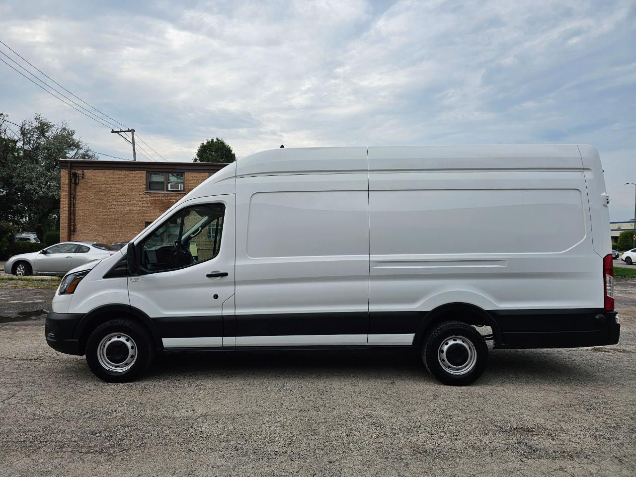 Ford Transit Cargo Van T-250 148" EL Hi Rf 9070 GVWR RWD 2023