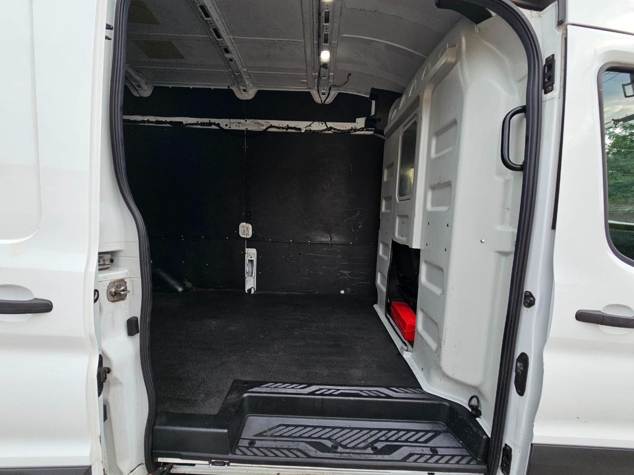 Ford Transit Cargo Van T-250 148" EL Hi Rf 9070 GVWR RWD 2023