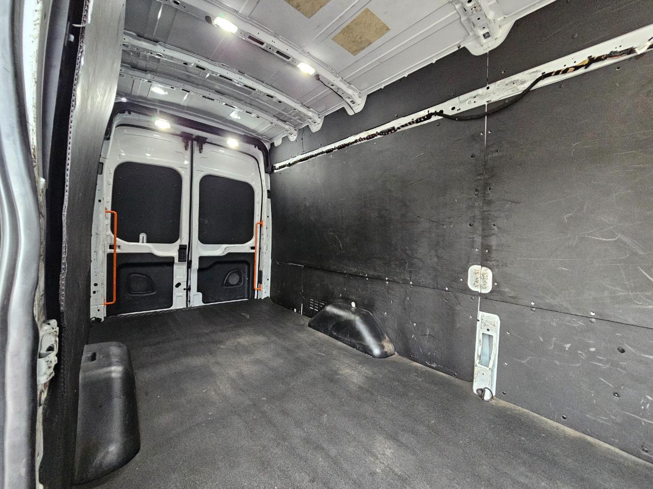 Ford Transit Cargo Van T-250 148" EL Hi Rf 9070 GVWR RWD 2023