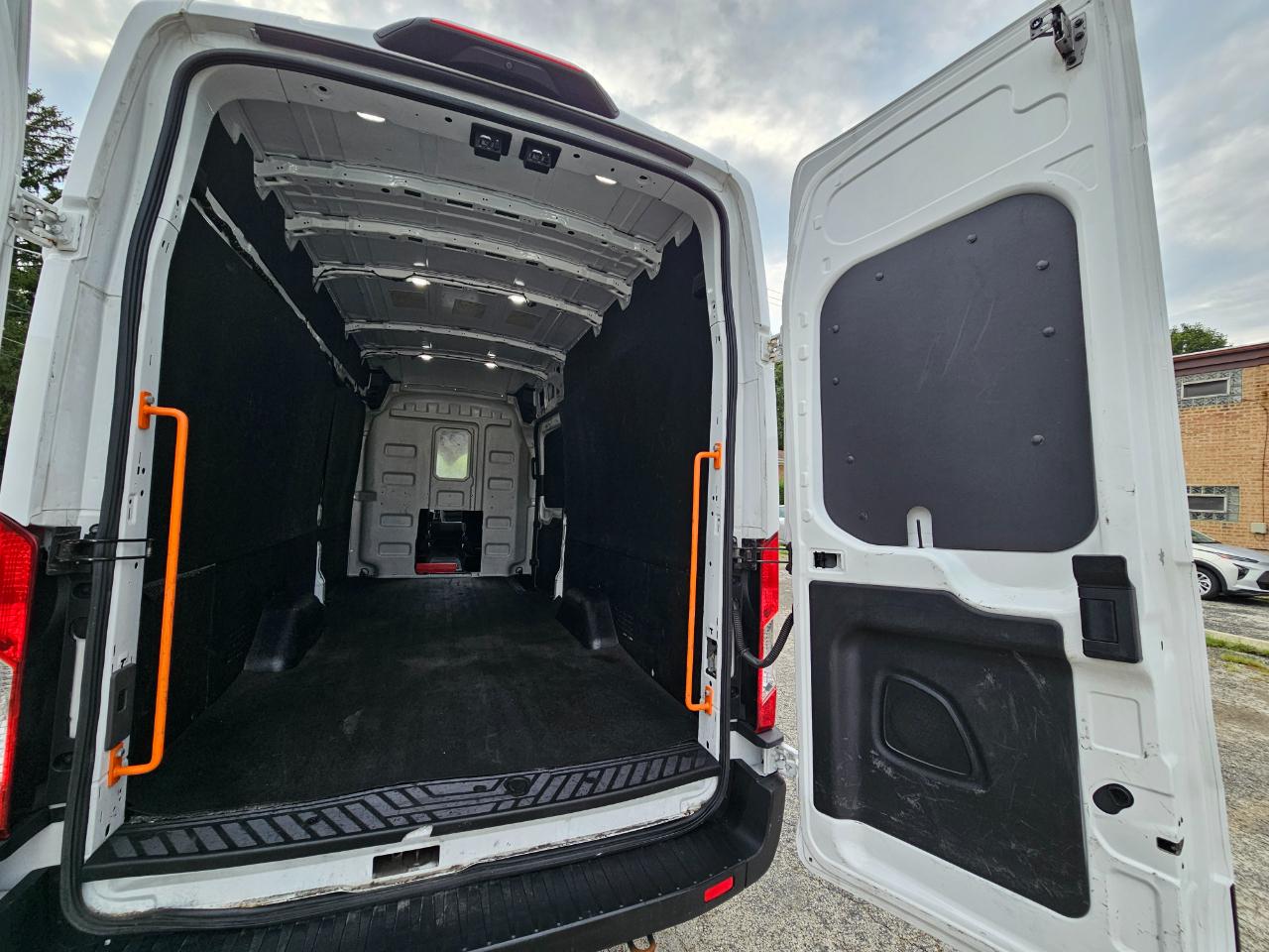 Ford Transit Cargo Van T-250 148" EL Hi Rf 9070 GVWR RWD 2023