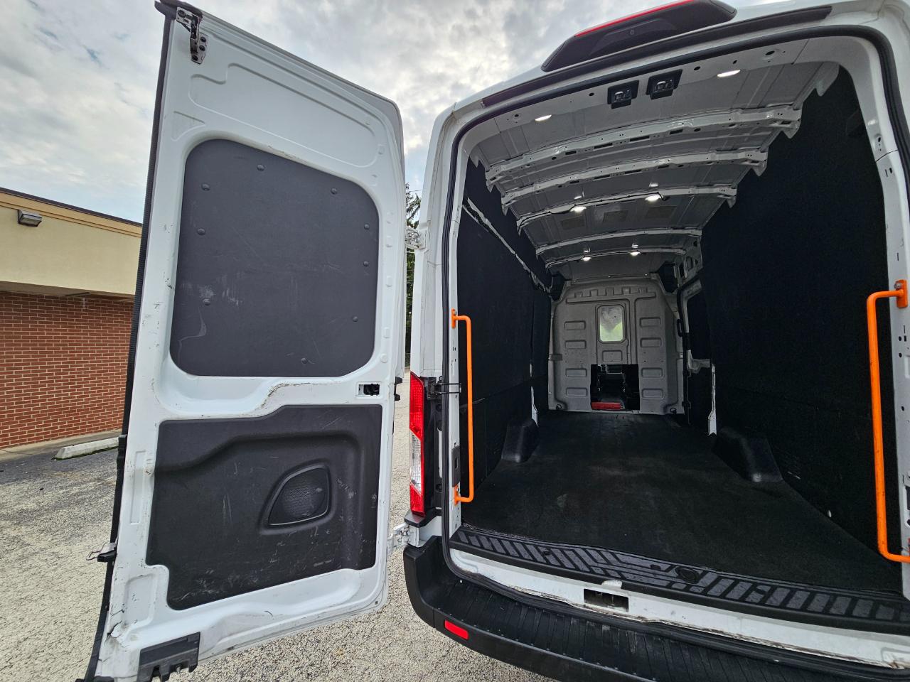 Ford Transit Cargo Van T-250 148" EL Hi Rf 9070 GVWR RWD 2023