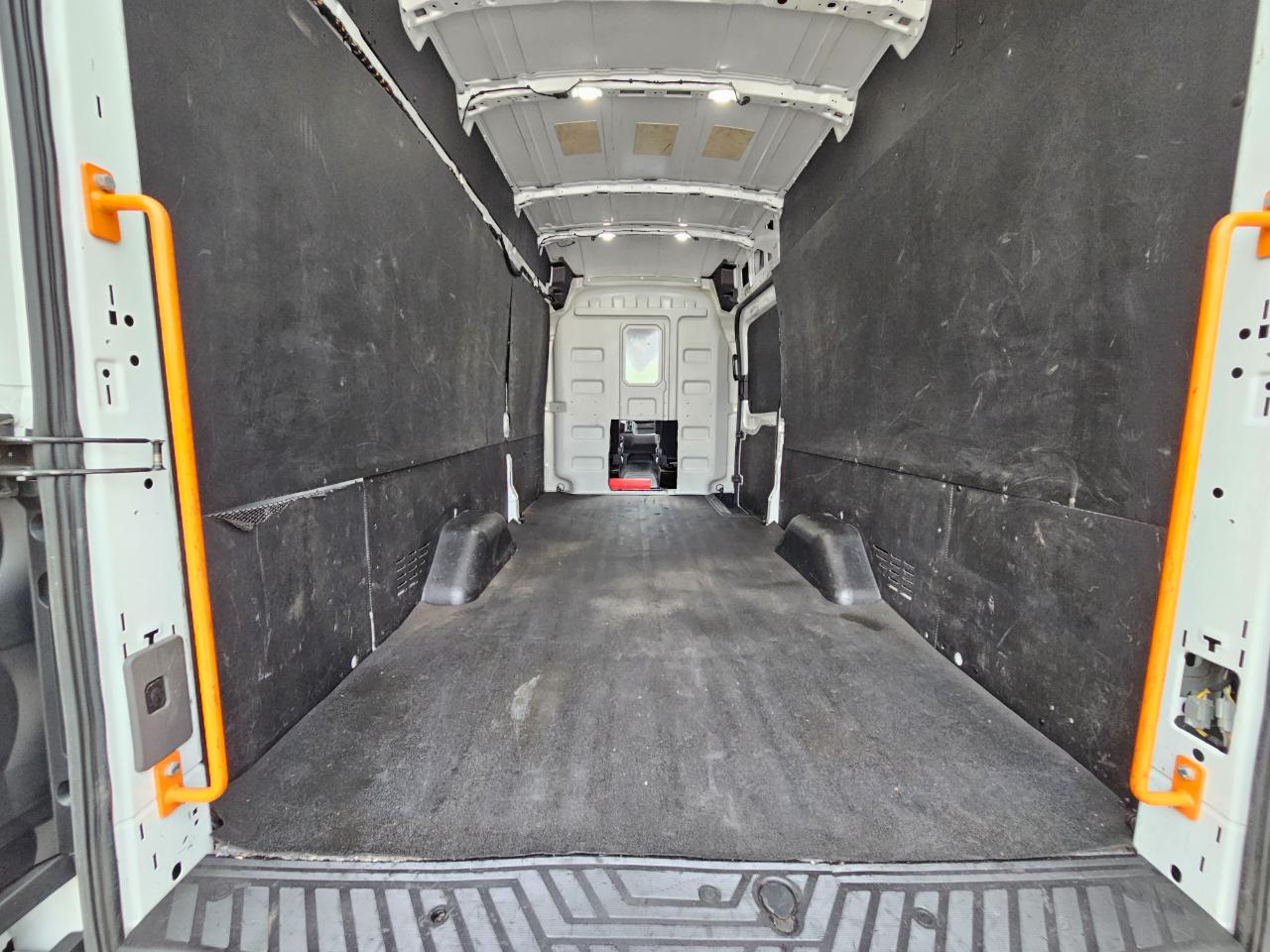 Ford Transit Cargo Van T-250 148" EL Hi Rf 9070 GVWR RWD 2023