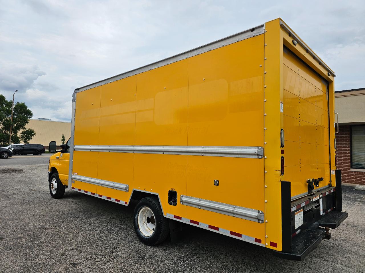 Ford Econoline Commercial Cutaway E-350 Super Duty 176" WB DRW 2015