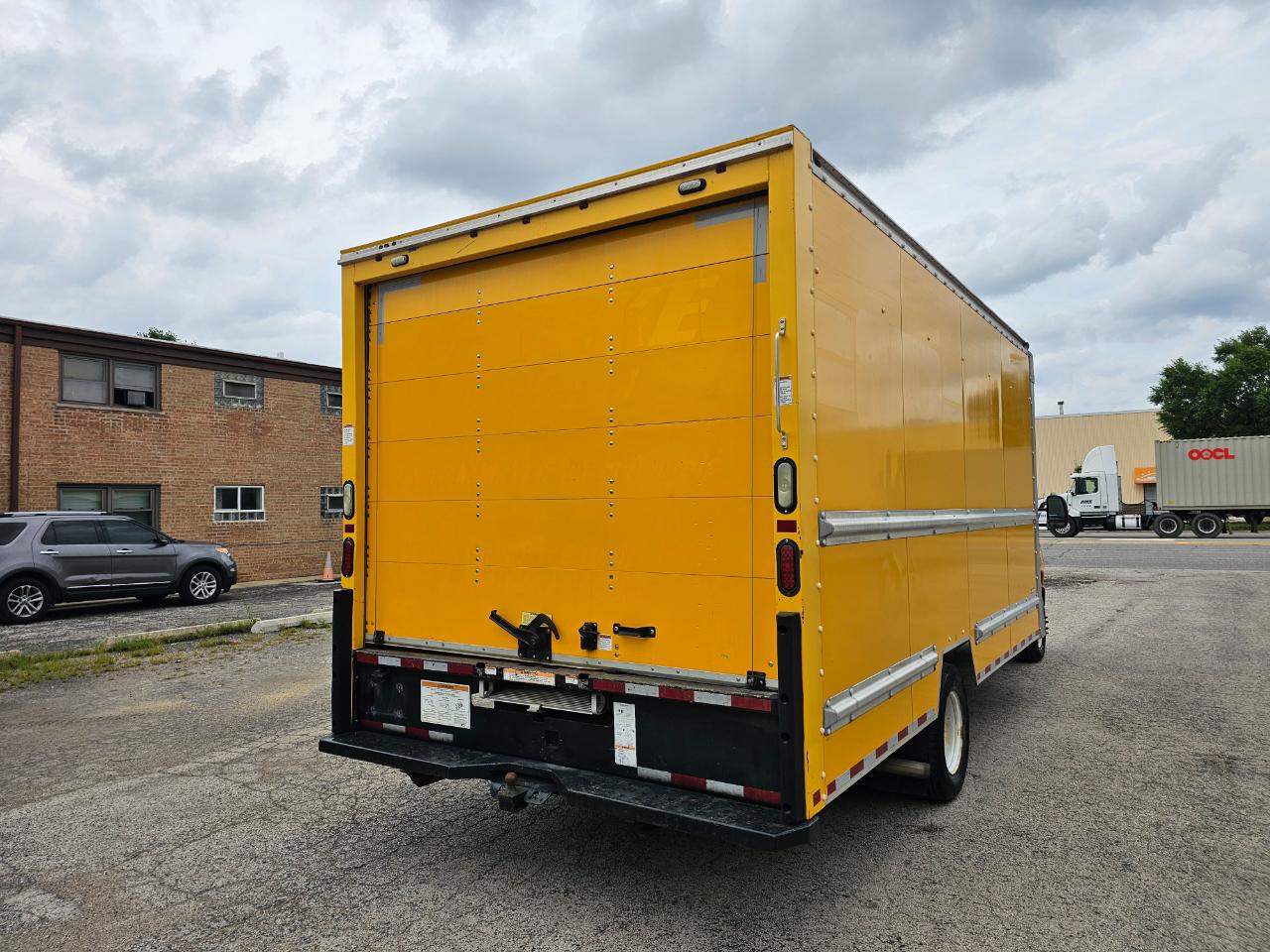 Ford Econoline Commercial Cutaway E-350 Super Duty 176" WB DRW 2015