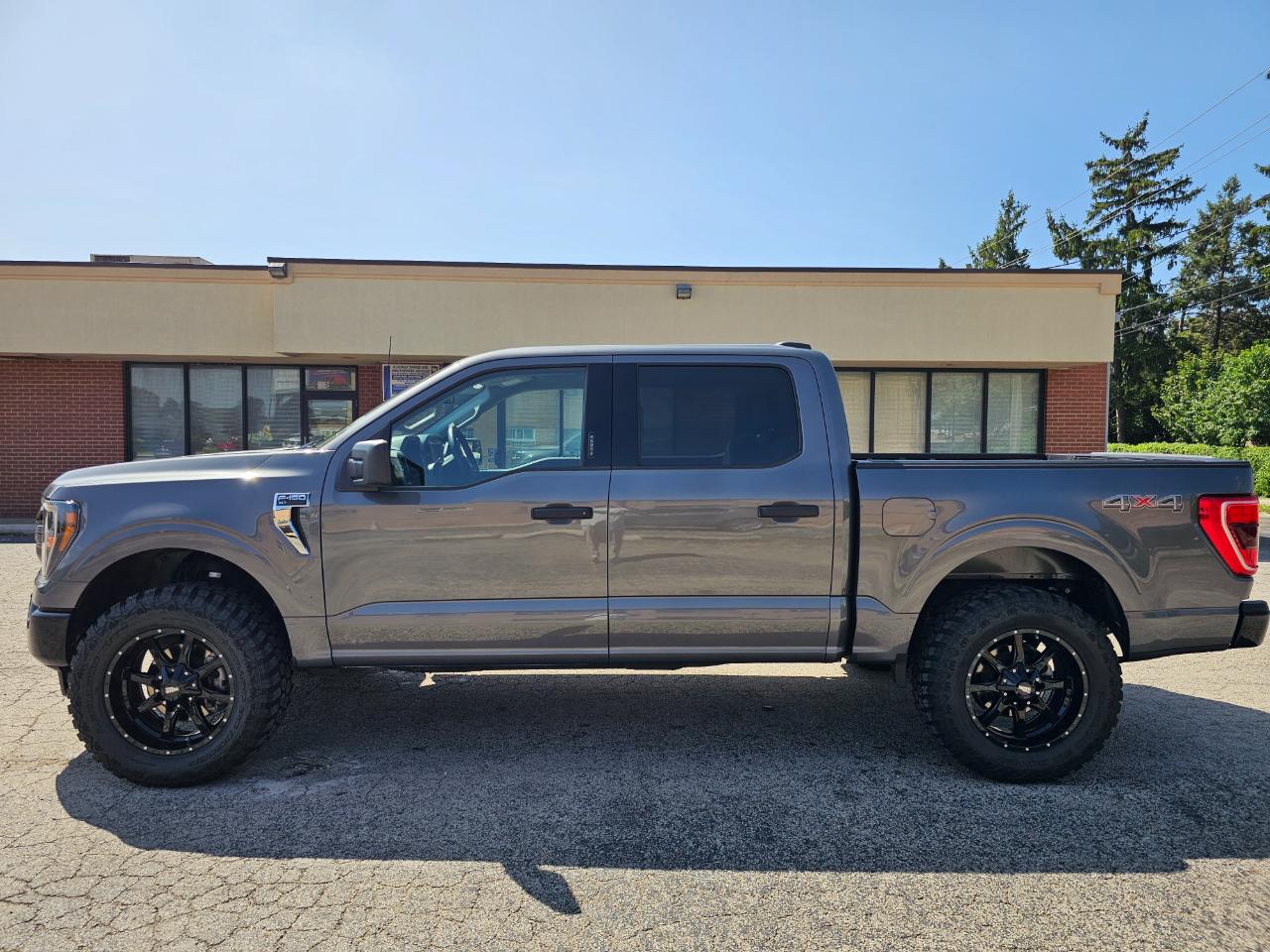 Ford F-150 XLT 4WD SuperCrew 5.5' Box 2023