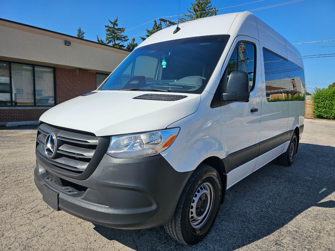 Mercedes-Benz Sprinter Passenger Van 2500 Standard Roof I4 Diesel 144" RWD 2025