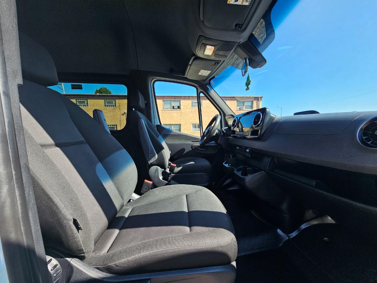 Mercedes-Benz Sprinter Passenger Van 2500 Standard Roof I4 Diesel 144" RWD 2025