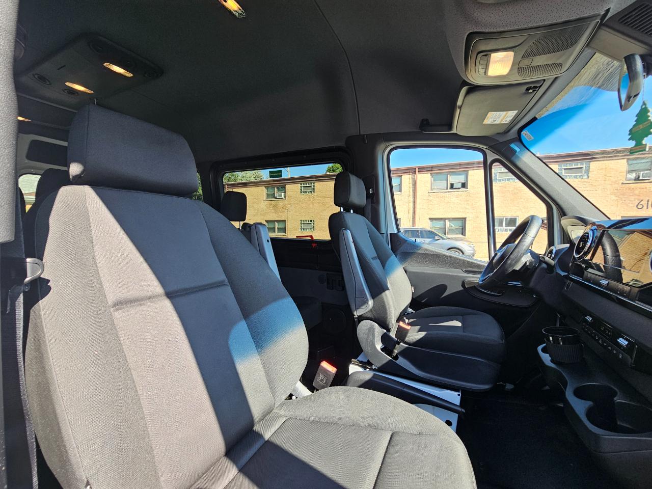 Mercedes-Benz Sprinter Passenger Van 2500 Standard Roof I4 Diesel 144" RWD 2025