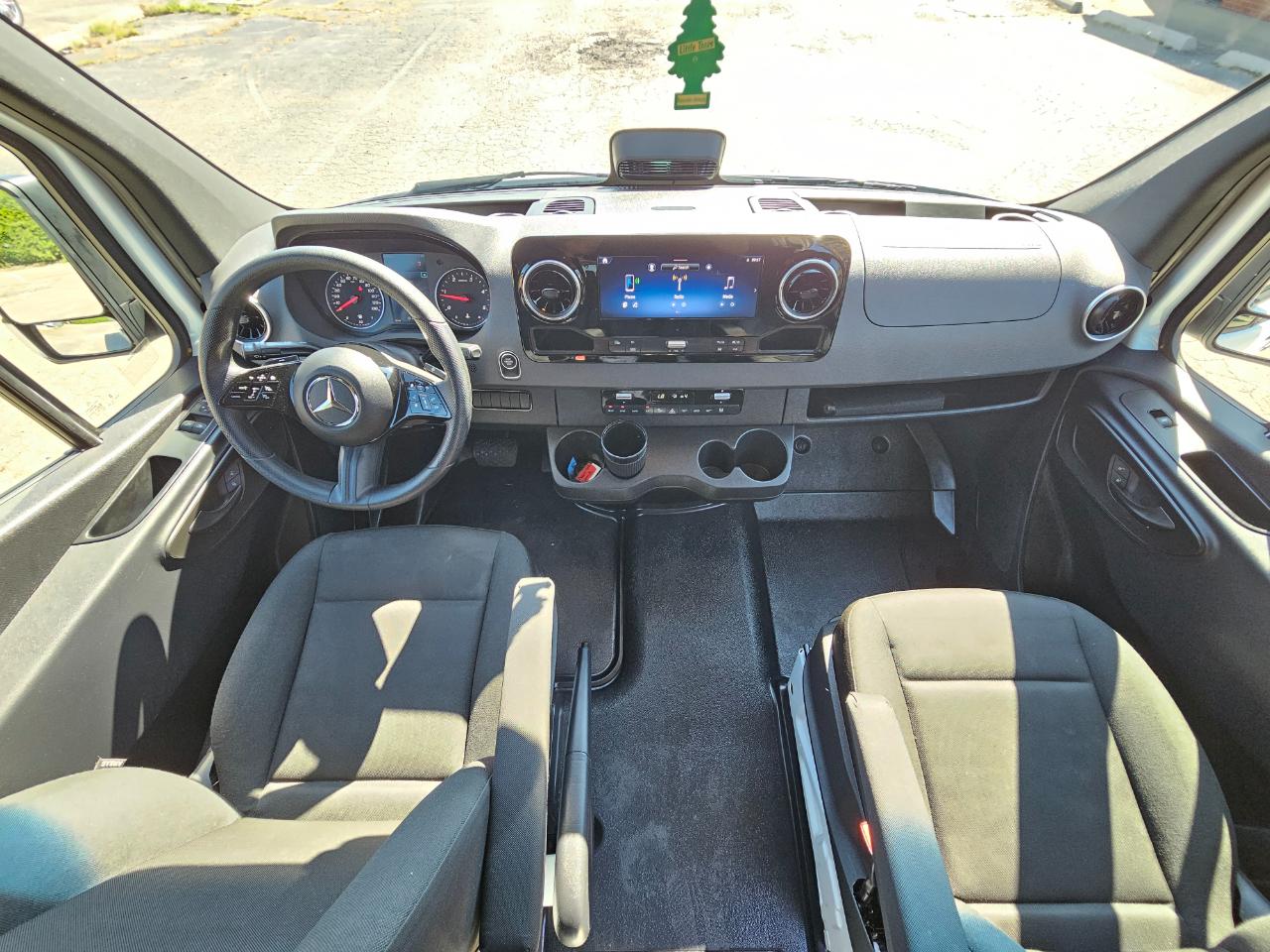 Mercedes-Benz Sprinter Passenger Van 2500 Standard Roof I4 Diesel 144" RWD 2025