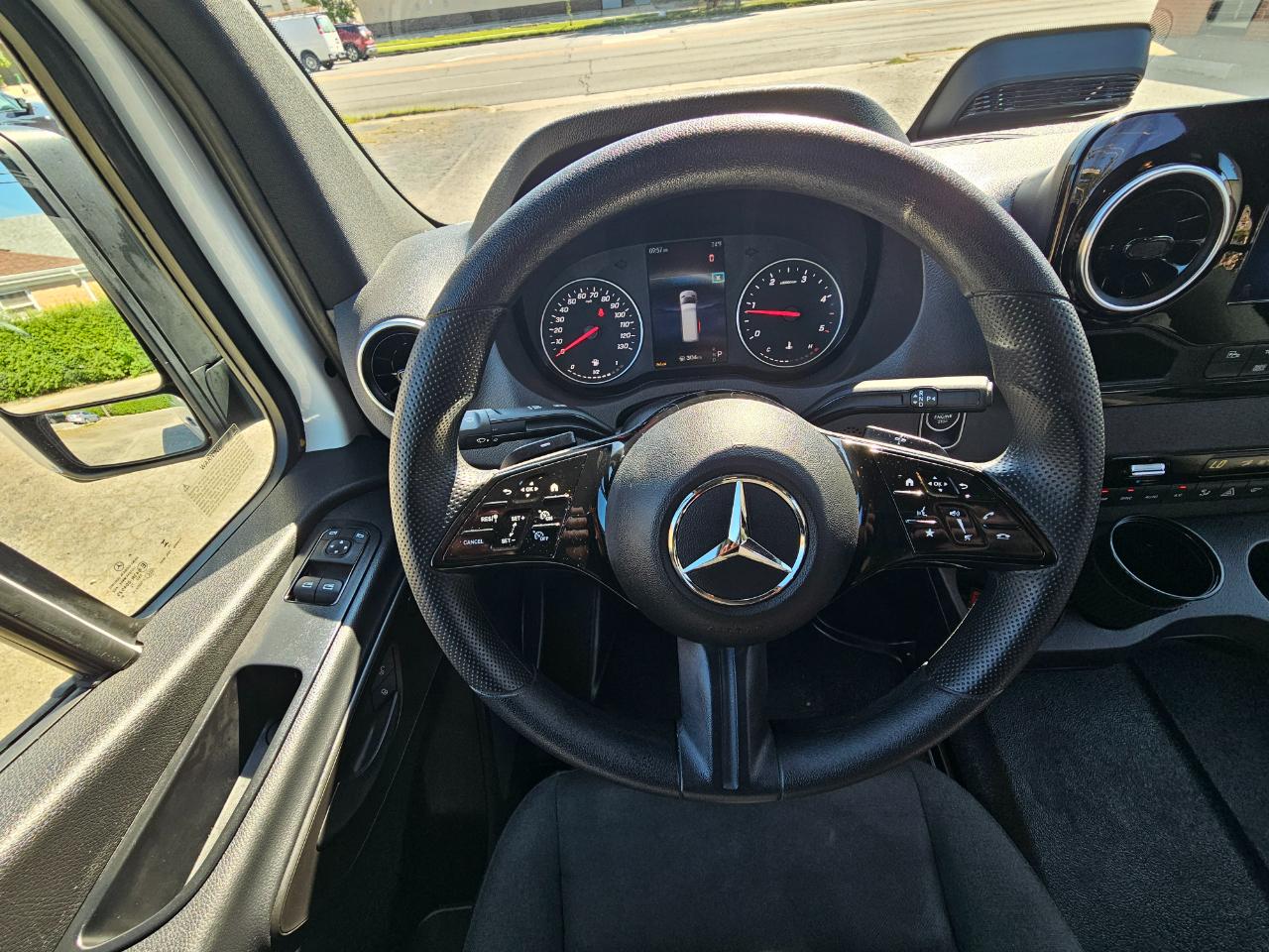 Mercedes-Benz Sprinter Passenger Van 2500 Standard Roof I4 Diesel 144" RWD 2025