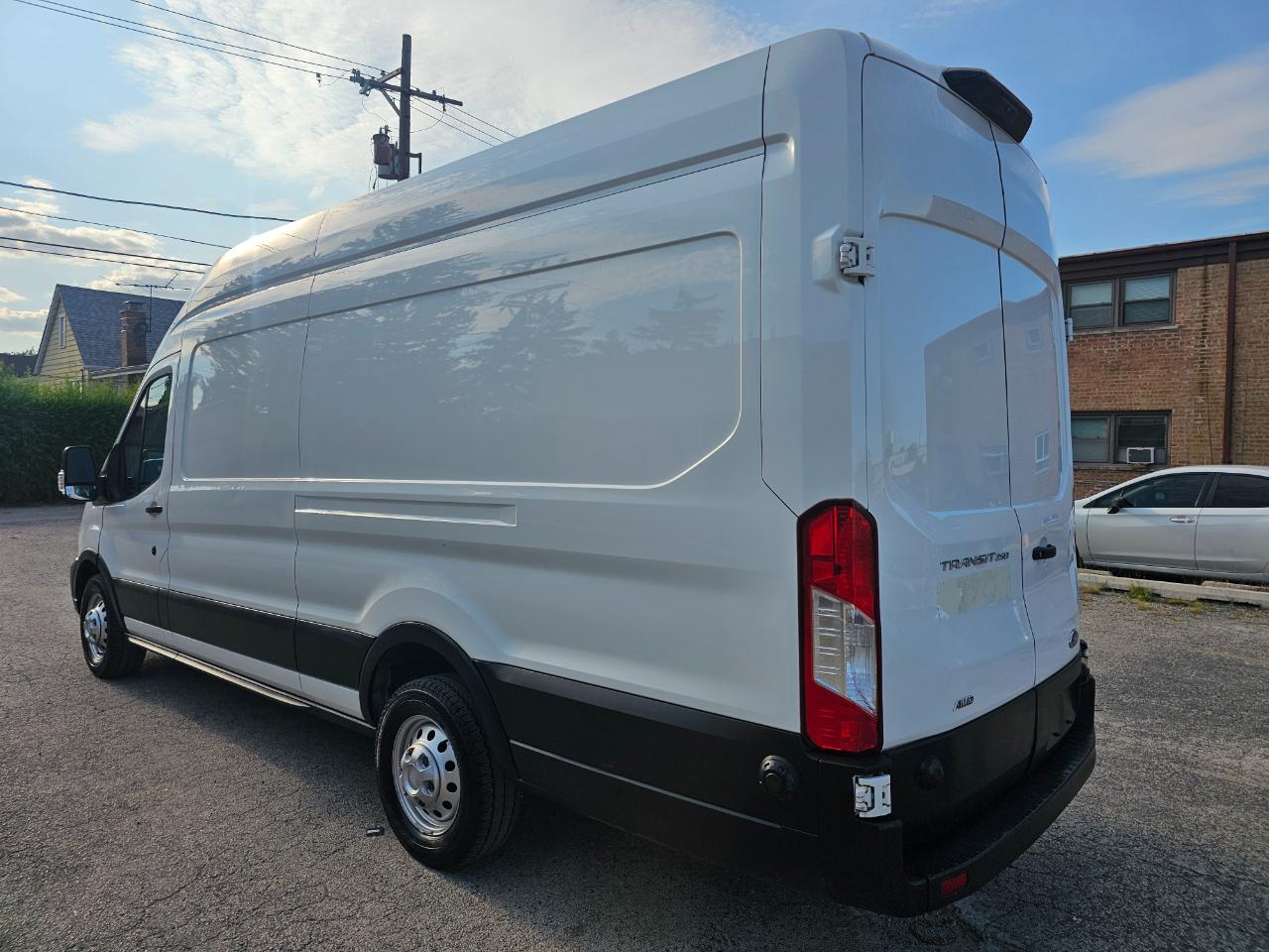 Ford Transit Cargo Van T-250 148" EL Hi Rf 9070 GVWR AWD 2022