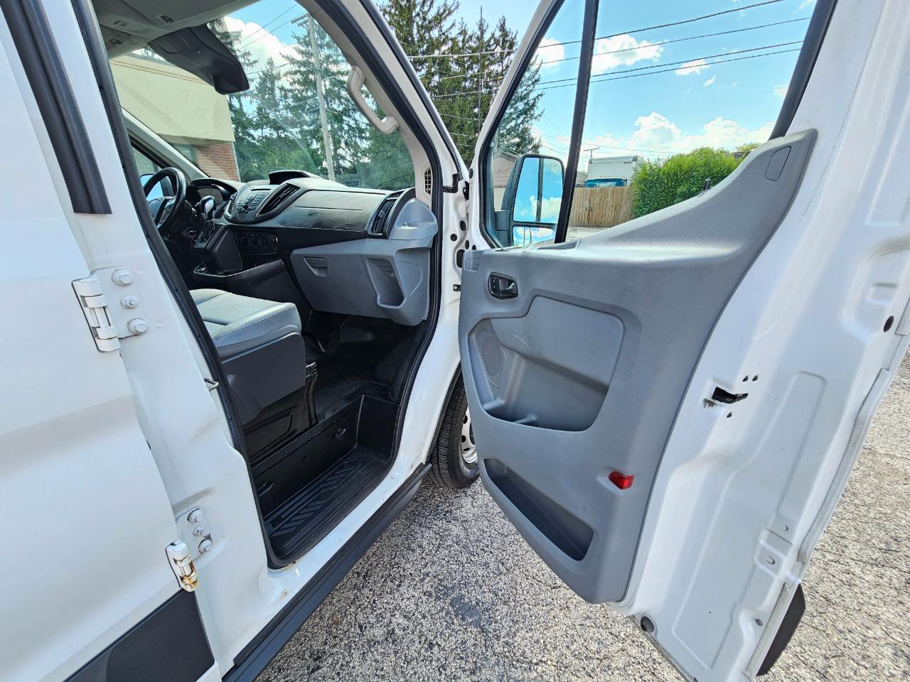 Ford Transit Van T-350 148" Low Rf 9500 GVWR Swing-Out RH Dr 2017