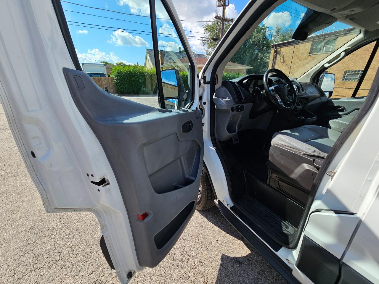 Ford Transit Van T-350 148" Low Rf 9500 GVWR Swing-Out RH Dr 2017