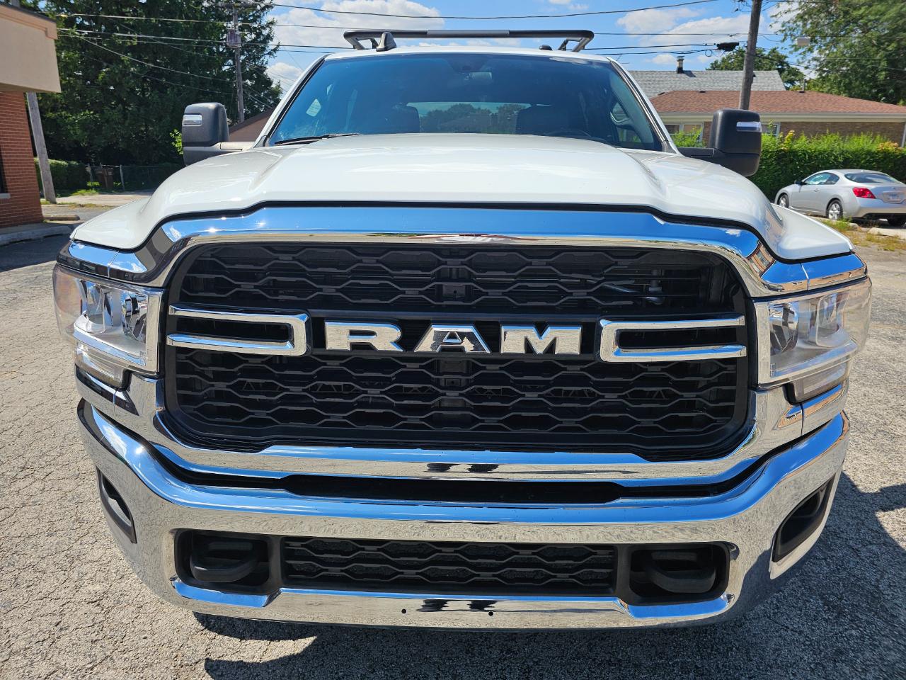 RAM 2500 Tradesman 4x4 Crew Cab 8' Box 2024
