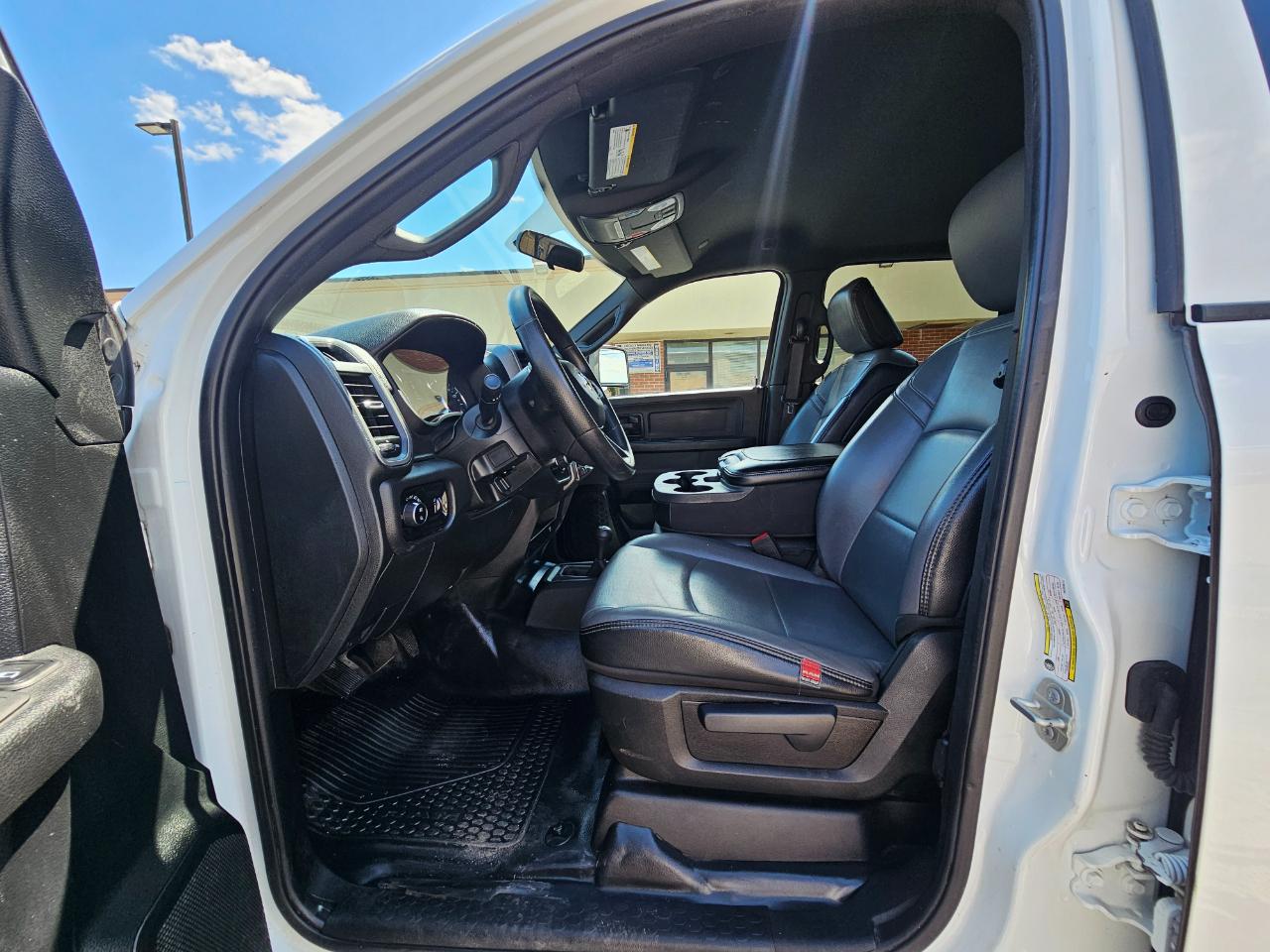 RAM 2500 Tradesman 4x4 Crew Cab 8' Box 2024