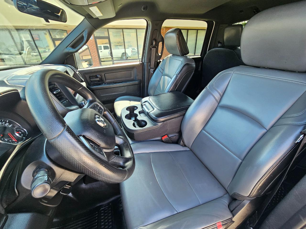 RAM 2500 Tradesman 4x4 Crew Cab 8' Box 2024