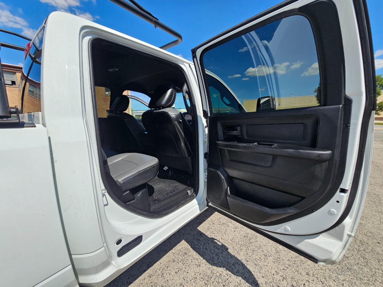 RAM 2500 Tradesman 4x4 Crew Cab 8' Box 2024