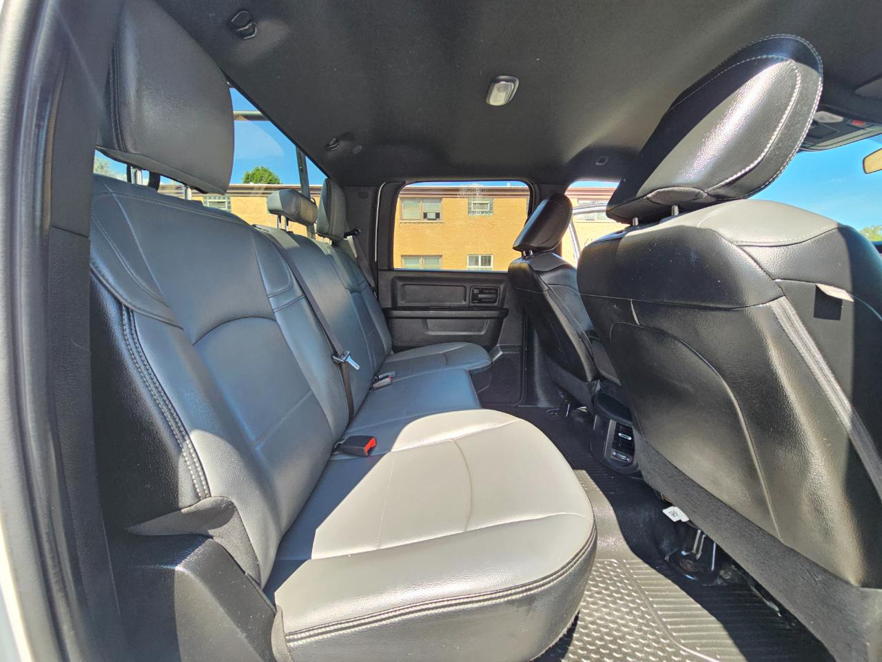RAM 2500 Tradesman 4x4 Crew Cab 8' Box 2024