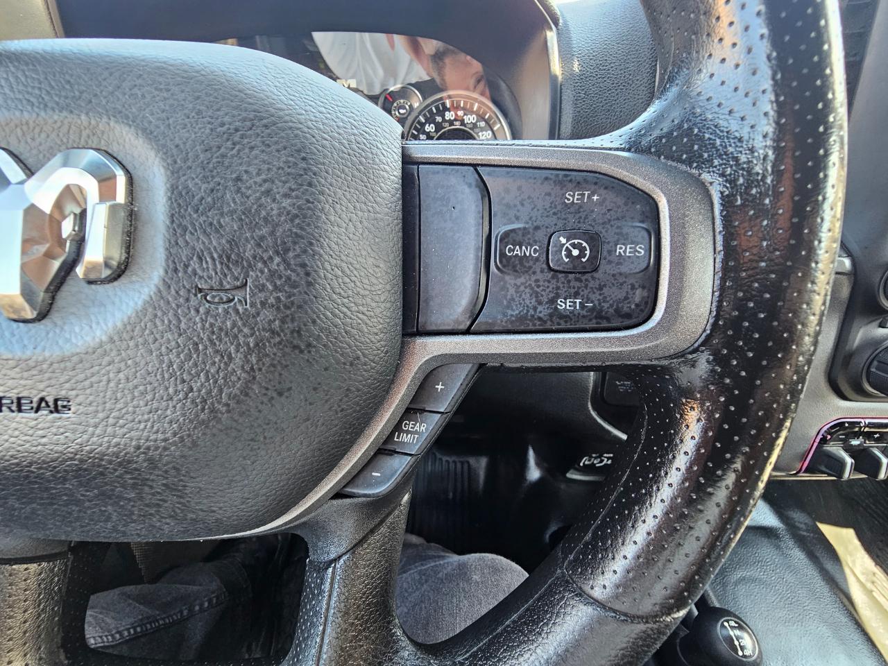 RAM 2500 Tradesman 4x4 Crew Cab 8' Box 2024
