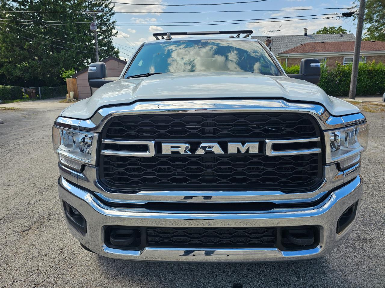 RAM 2500 Tradesman 4x4 Crew Cab 8' Box 2024