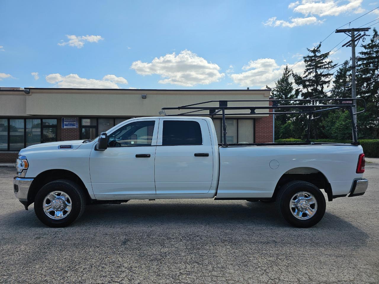 RAM 2500 Tradesman 4x4 Crew Cab 8' Box 2024