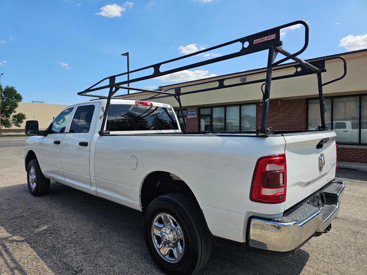 RAM 2500 Tradesman 4x4 Crew Cab 8' Box 2024
