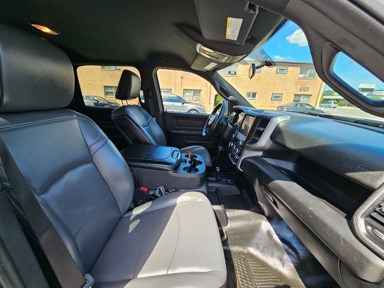 RAM 2500 Tradesman 4x4 Crew Cab 8' Box 2024