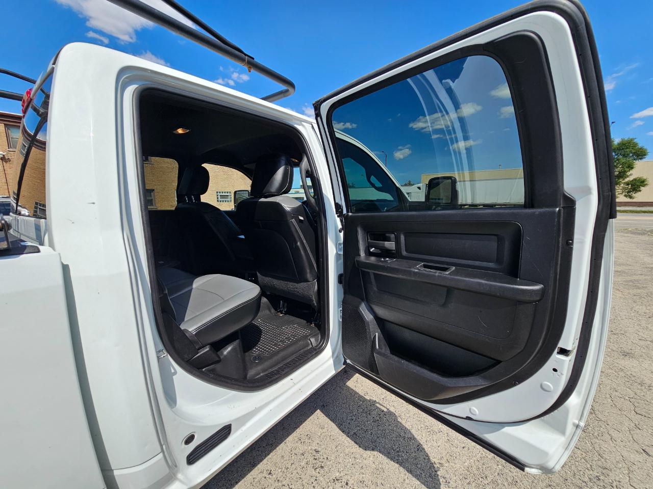 RAM 2500 Tradesman 4x4 Crew Cab 8' Box 2024