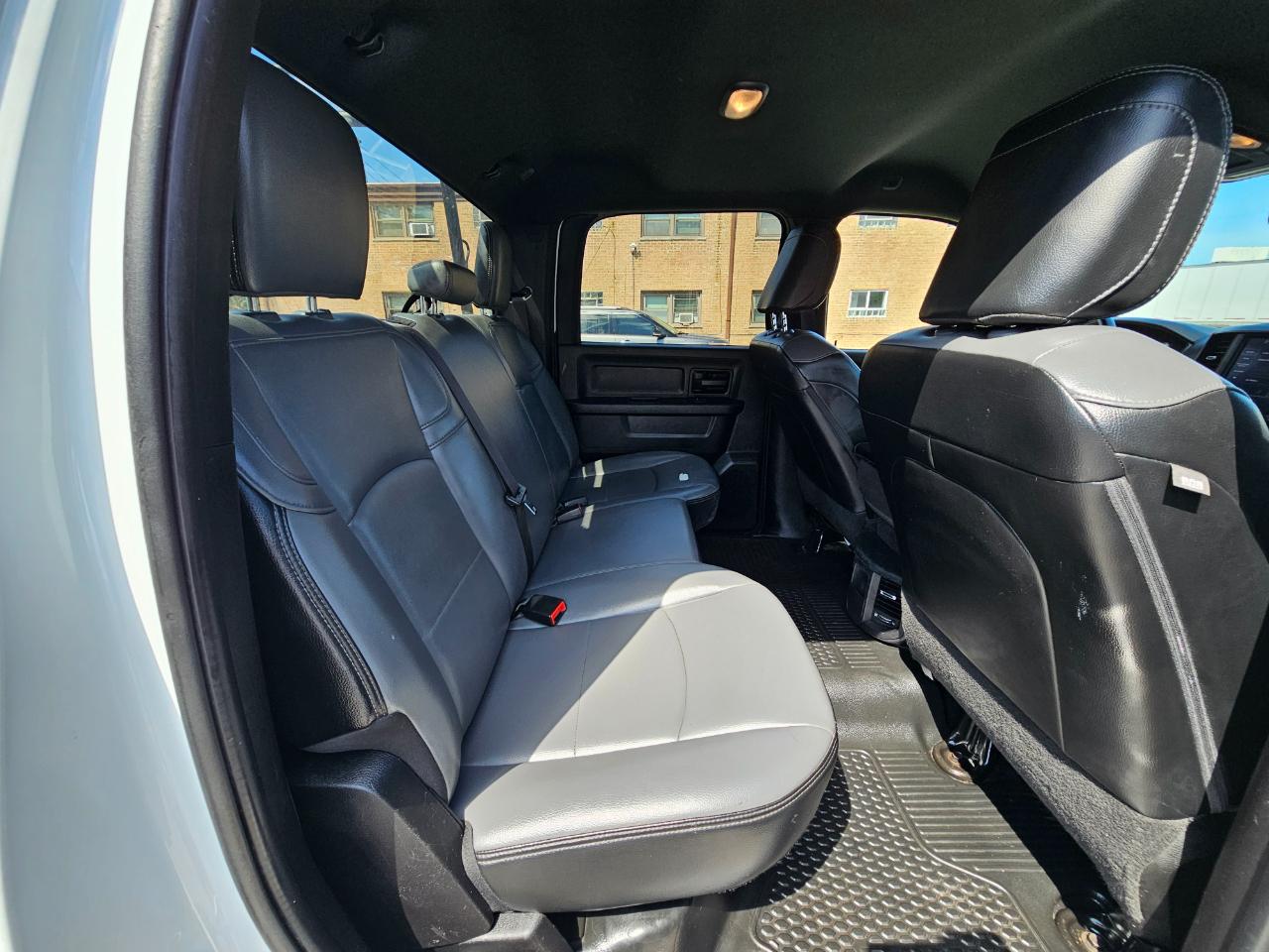 RAM 2500 Tradesman 4x4 Crew Cab 8' Box 2024