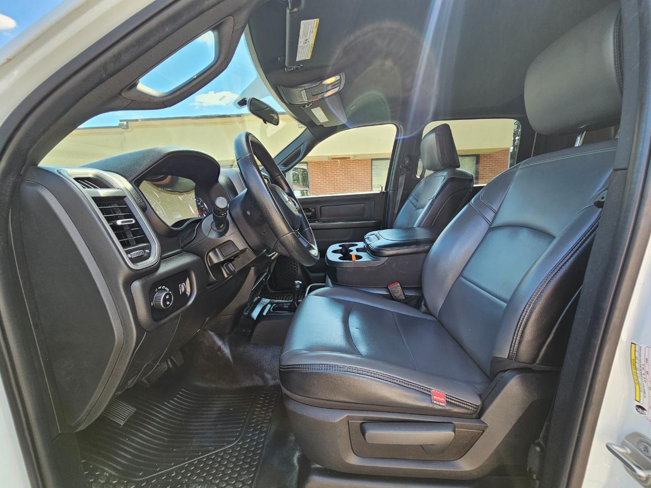 RAM 2500 Tradesman 4x4 Crew Cab 8' Box 2024