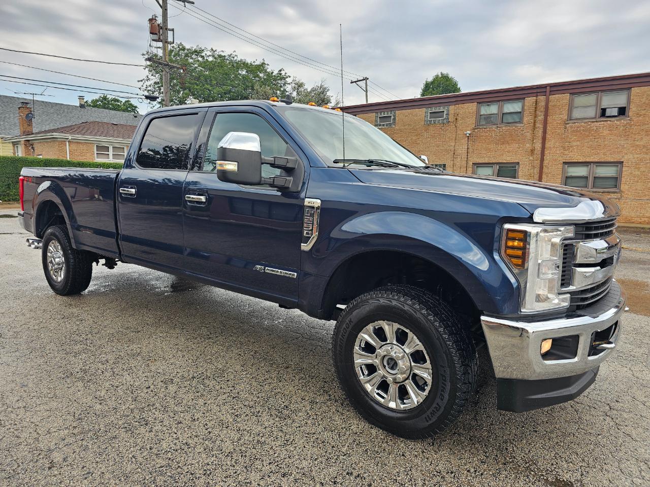 Ford Super Duty F-250 SRW XLT 4WD Crew Cab 8' Box 2019