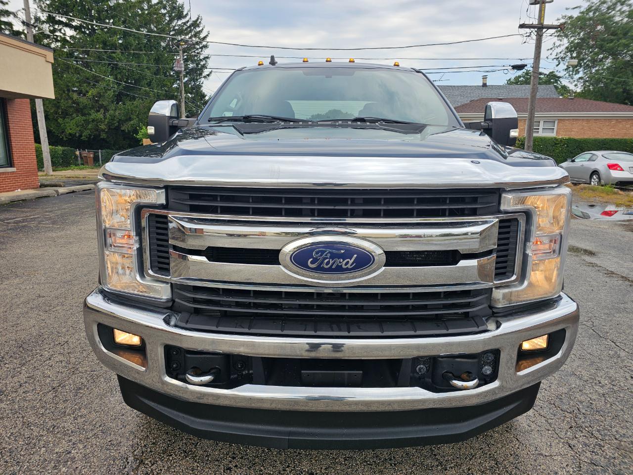 Ford Super Duty F-250 SRW XLT 4WD Crew Cab 8' Box 2019