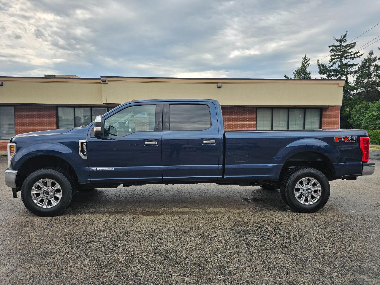 Ford Super Duty F-250 SRW XLT 4WD Crew Cab 8' Box 2019
