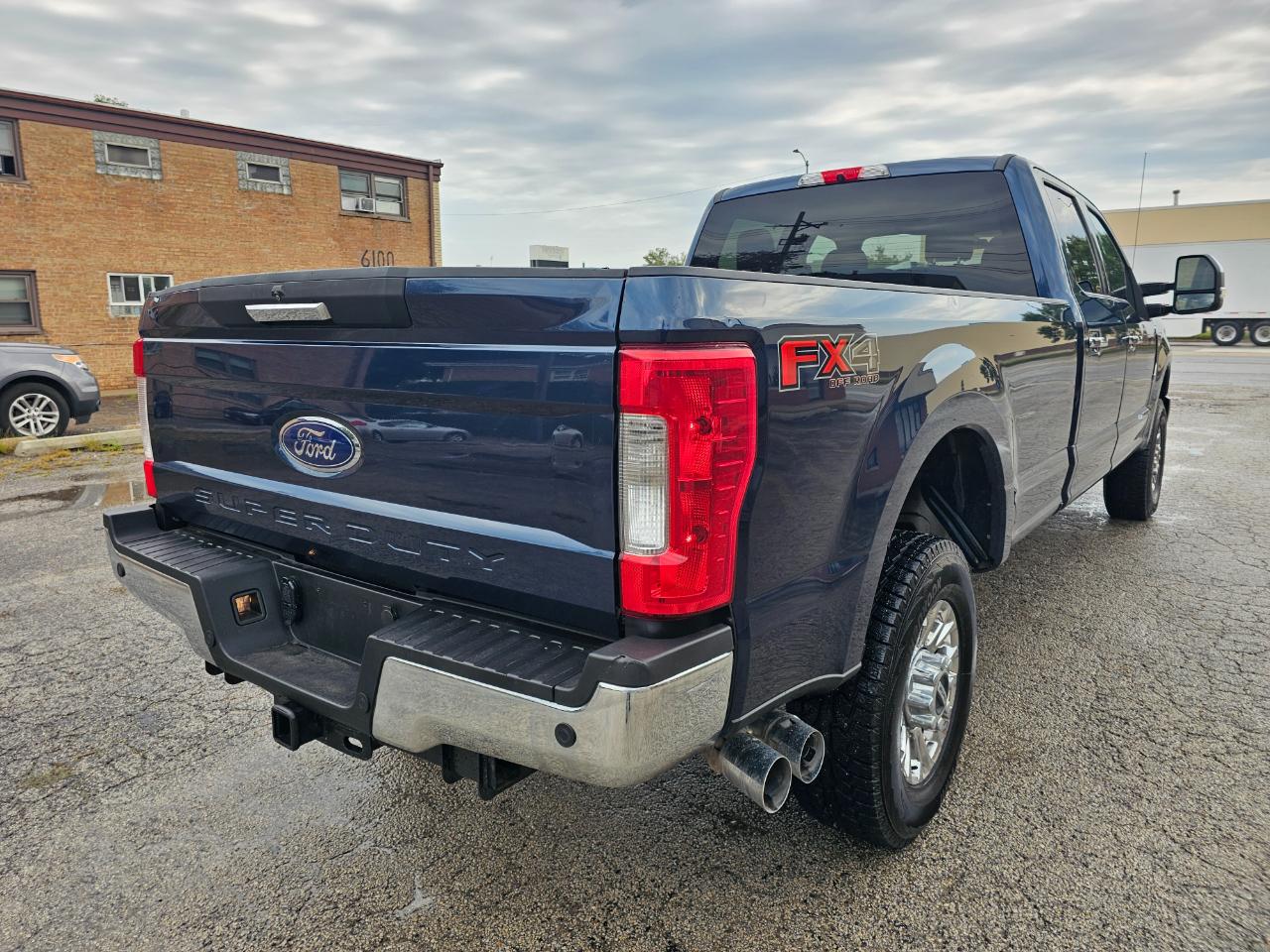 Ford Super Duty F-250 SRW XLT 4WD Crew Cab 8' Box 2019