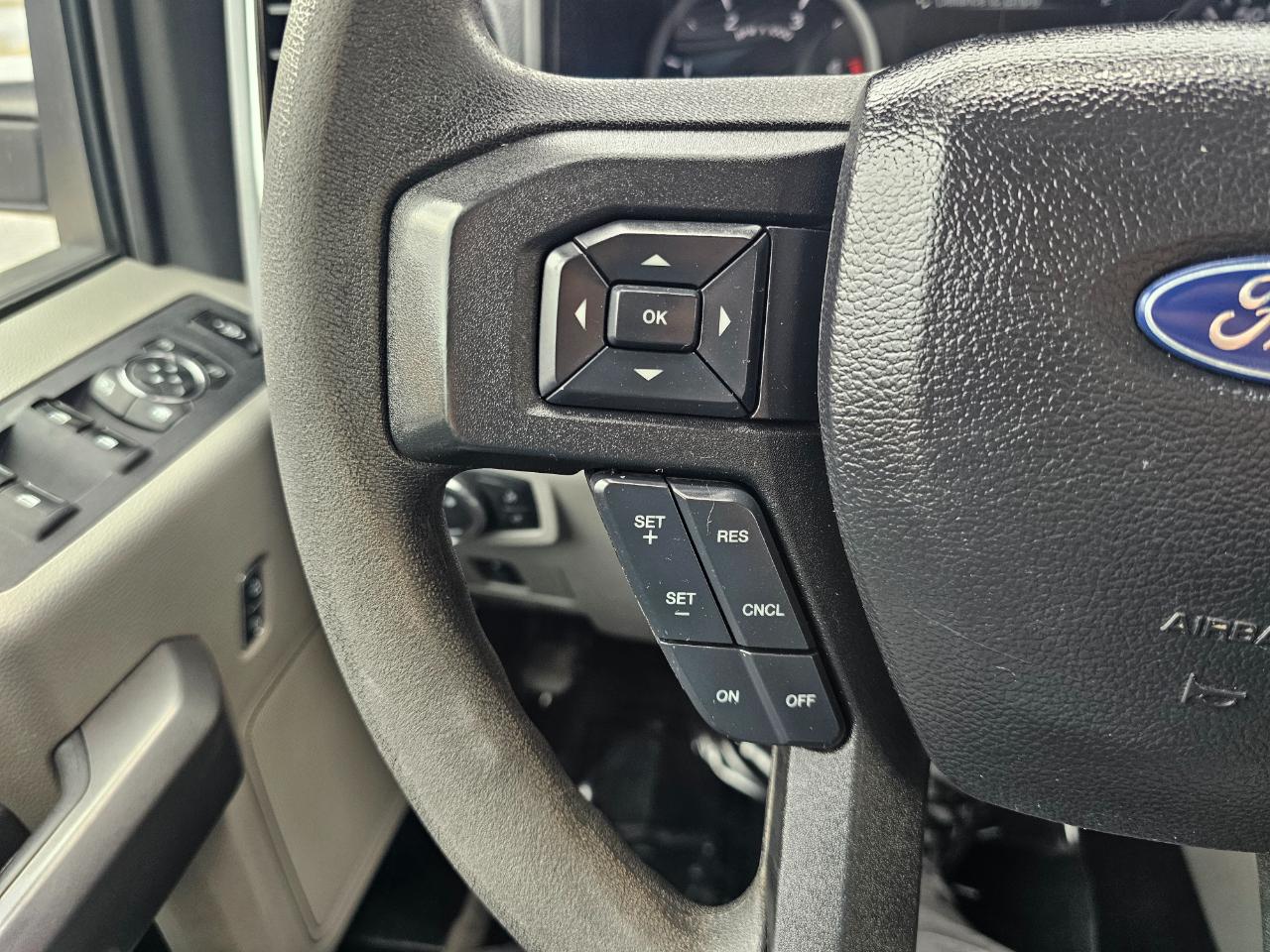 Ford Super Duty F-250 SRW XLT 4WD Crew Cab 8' Box 2019