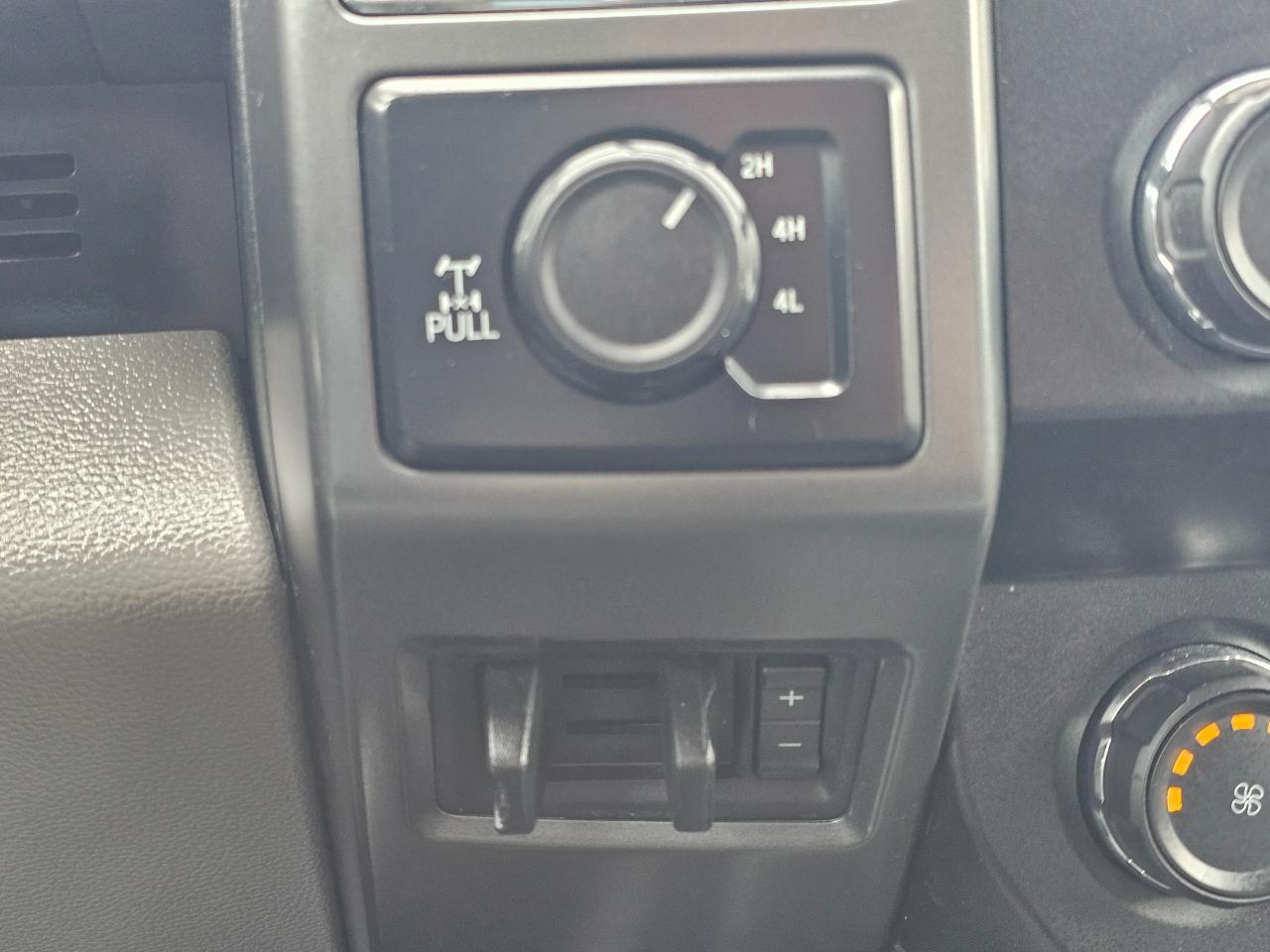 Ford Super Duty F-250 SRW XLT 4WD Crew Cab 8' Box 2019