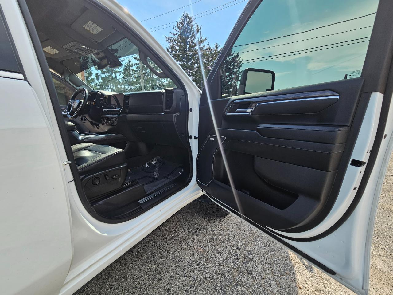 Chevrolet Silverado 3500HD 4WD Crew Cab 159" LTZ 2024