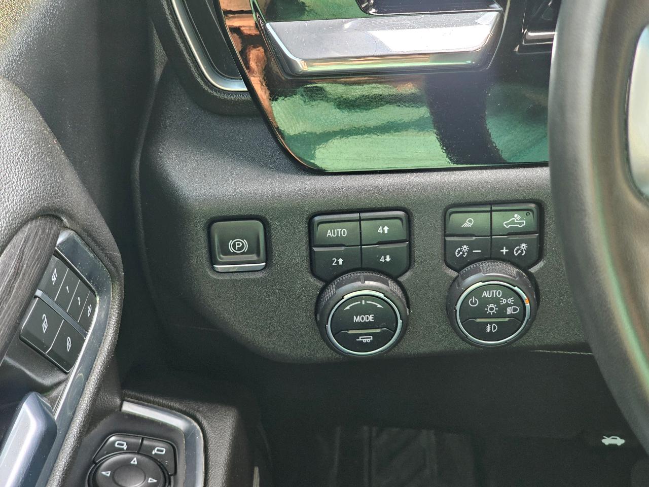 Chevrolet Silverado 3500HD 4WD Crew Cab 159" LTZ 2024