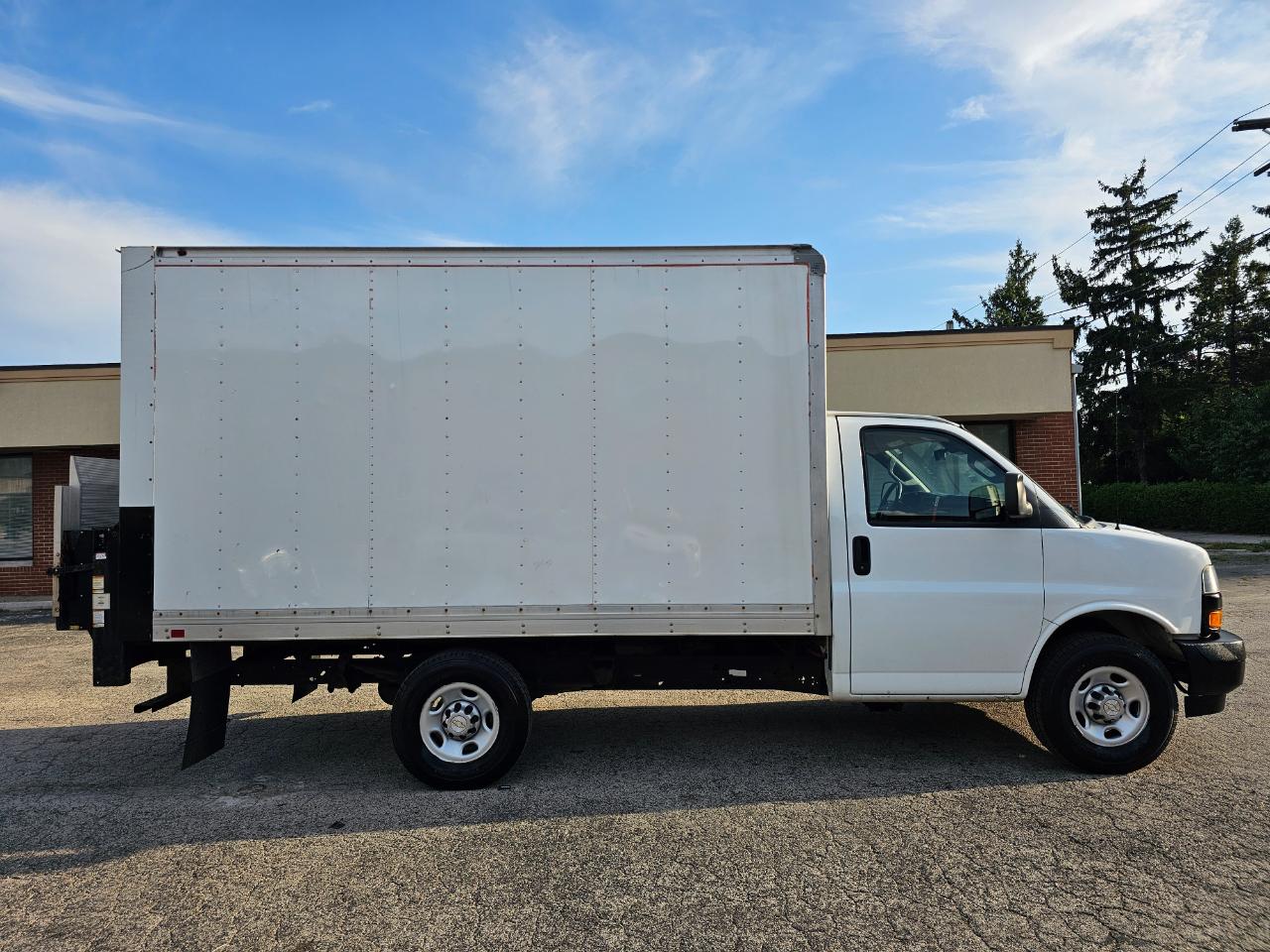 Chevrolet Express Commercial Cutaway 3500 Van 139" 2021