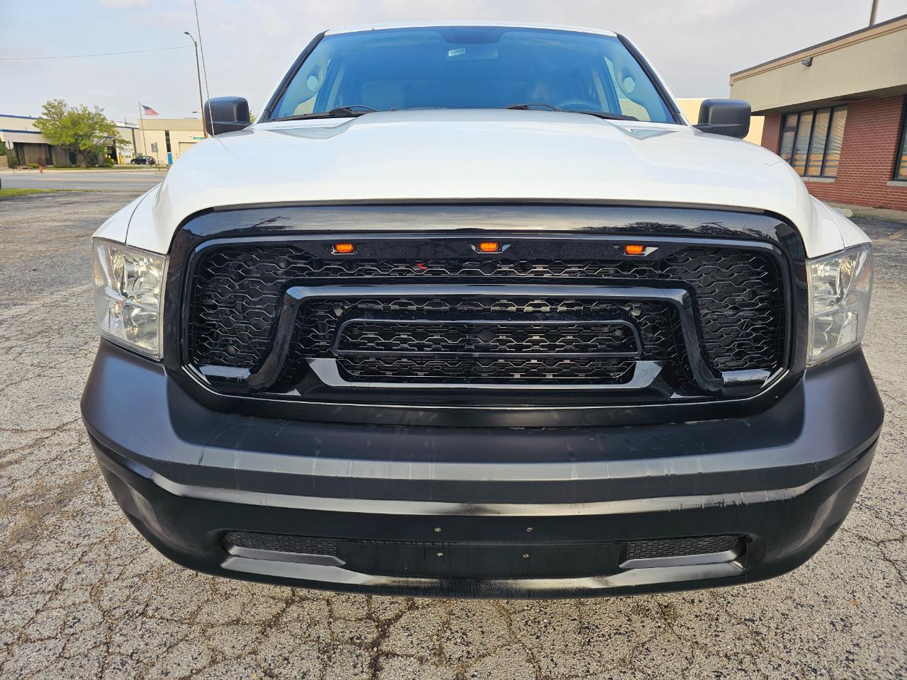 RAM 1500 Classic Tradesman 4x4 Quad Cab 6'4" Box 2023