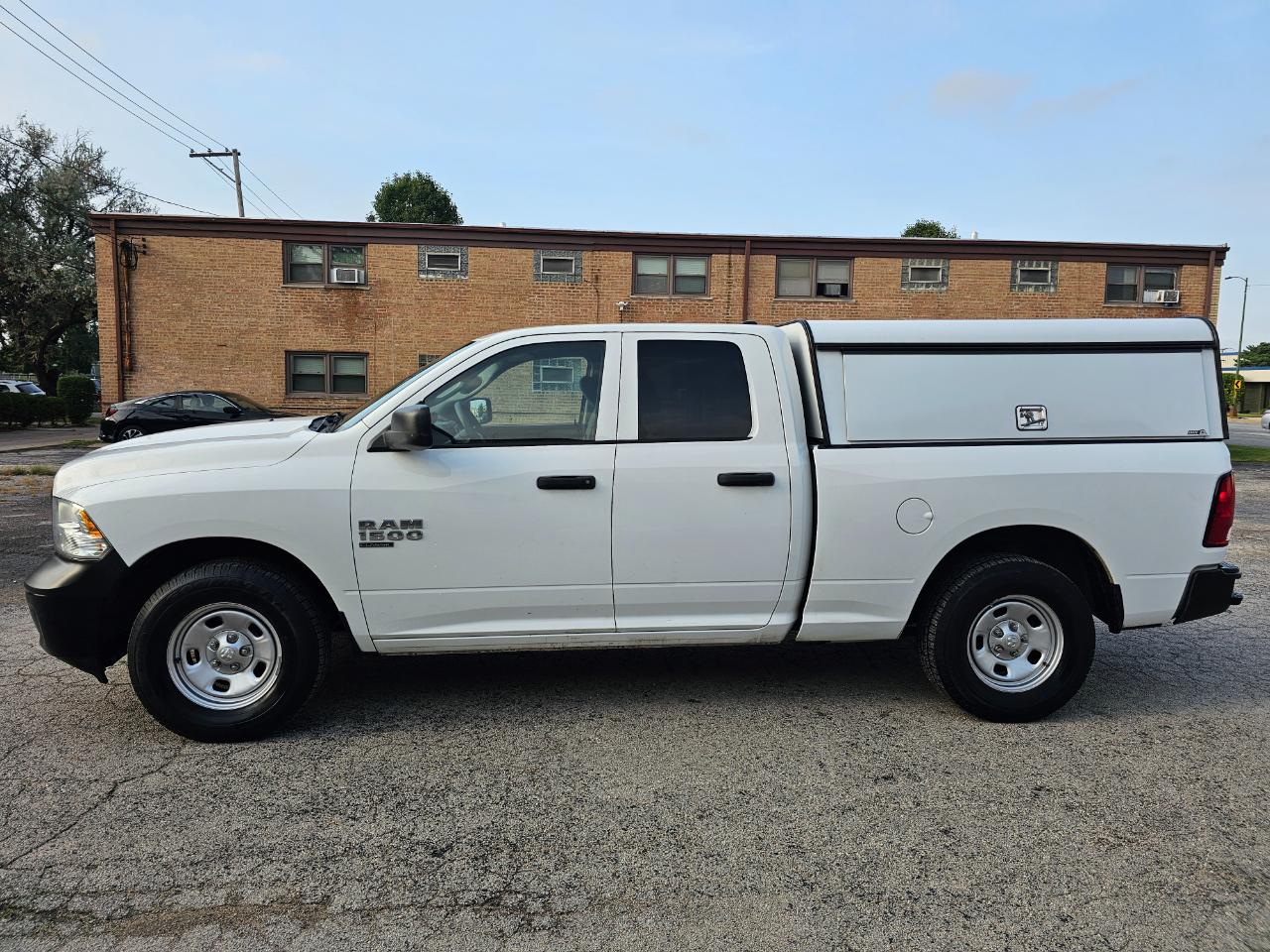 RAM 1500 Classic Tradesman 4x4 Quad Cab 6'4" Box 2023