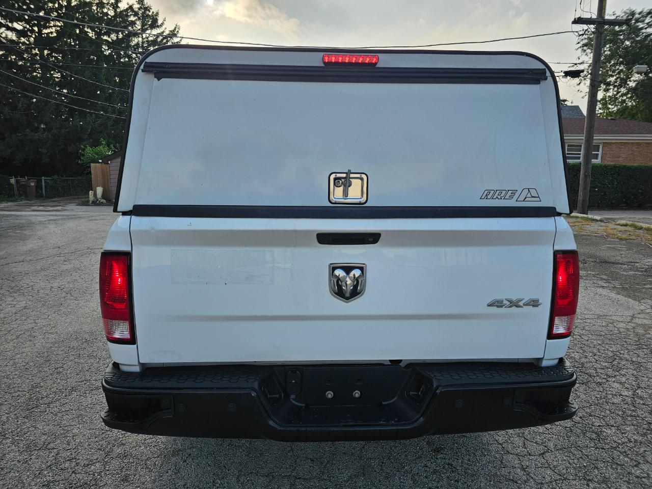 RAM 1500 Classic Tradesman 4x4 Quad Cab 6'4" Box 2023