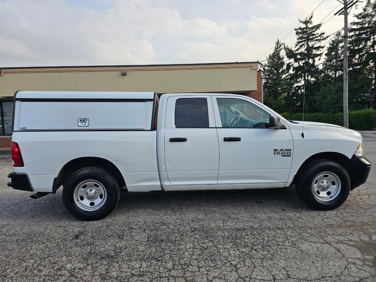 RAM 1500 Classic Tradesman 4x4 Quad Cab 6'4" Box 2023