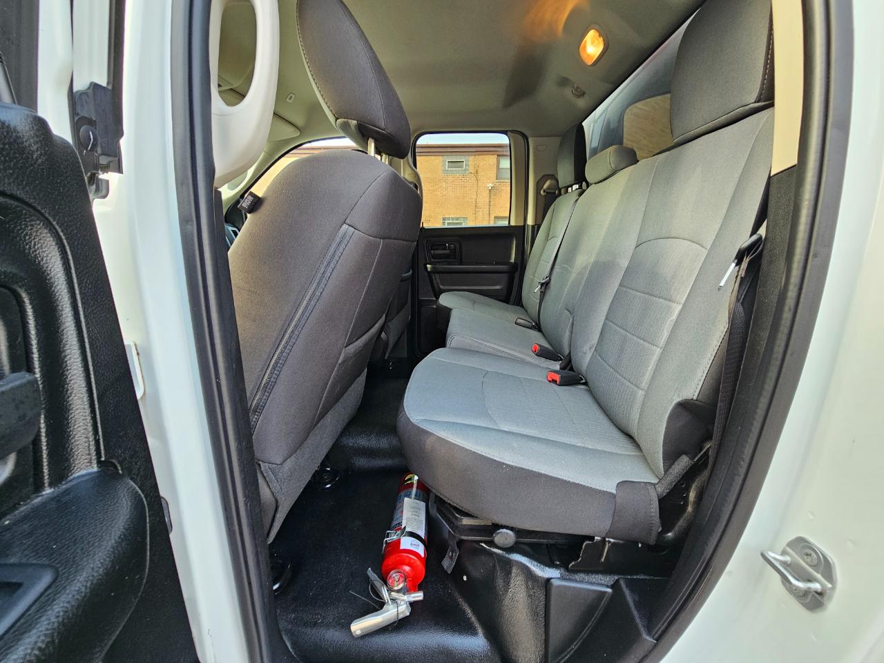 RAM 1500 Classic Tradesman 4x4 Quad Cab 6'4" Box 2023