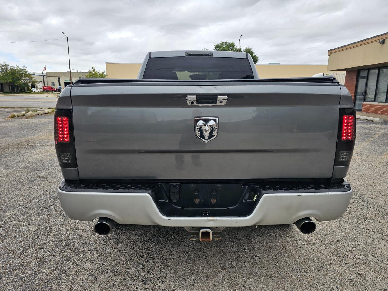 RAM 1500 2WD Quad Cab 140.5" Express 2012