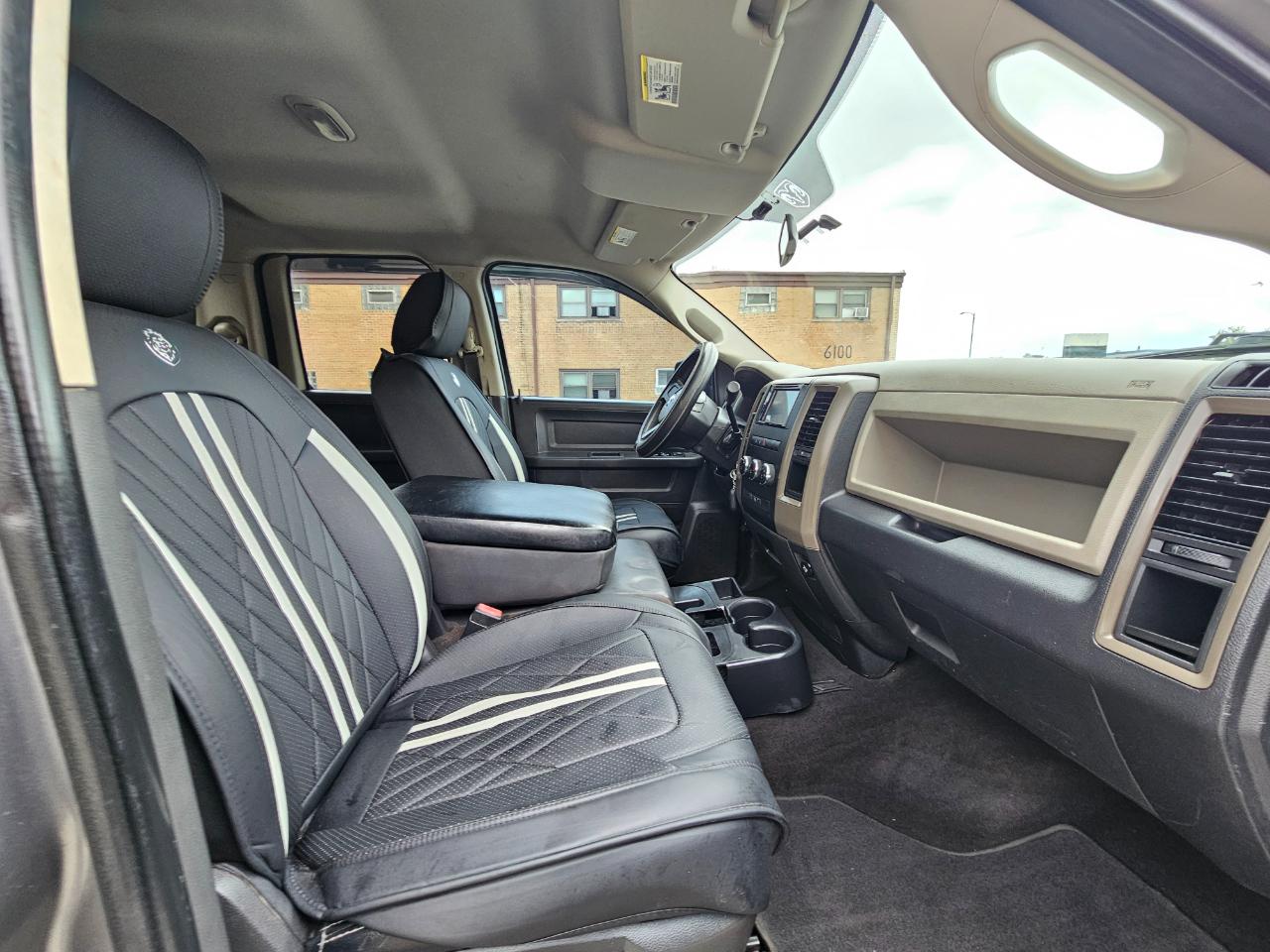 RAM 1500 2WD Quad Cab 140.5" Express 2012