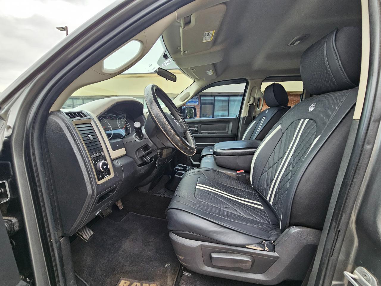 RAM 1500 2WD Quad Cab 140.5" Express 2012