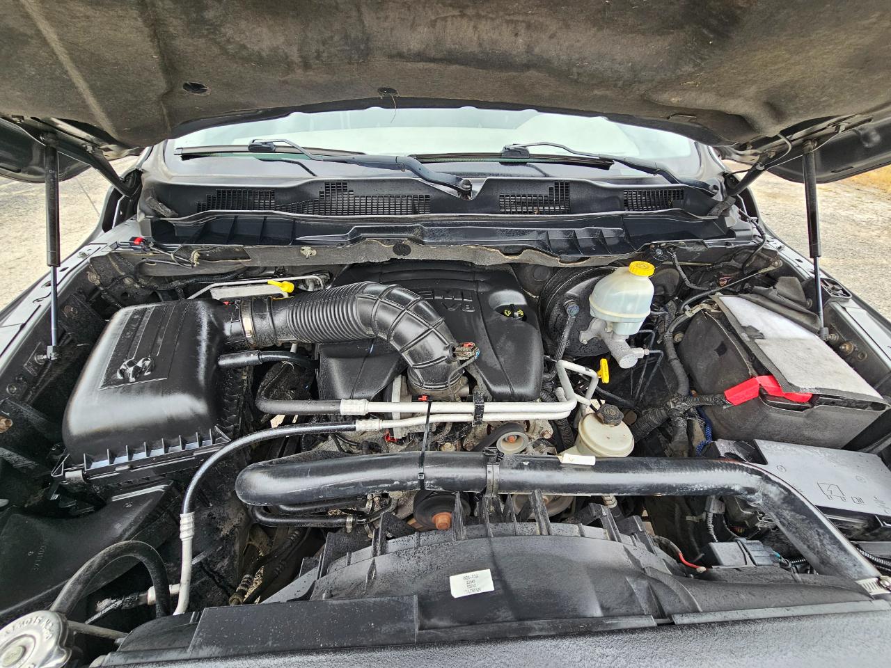 RAM 1500 2WD Quad Cab 140.5" Express 2012