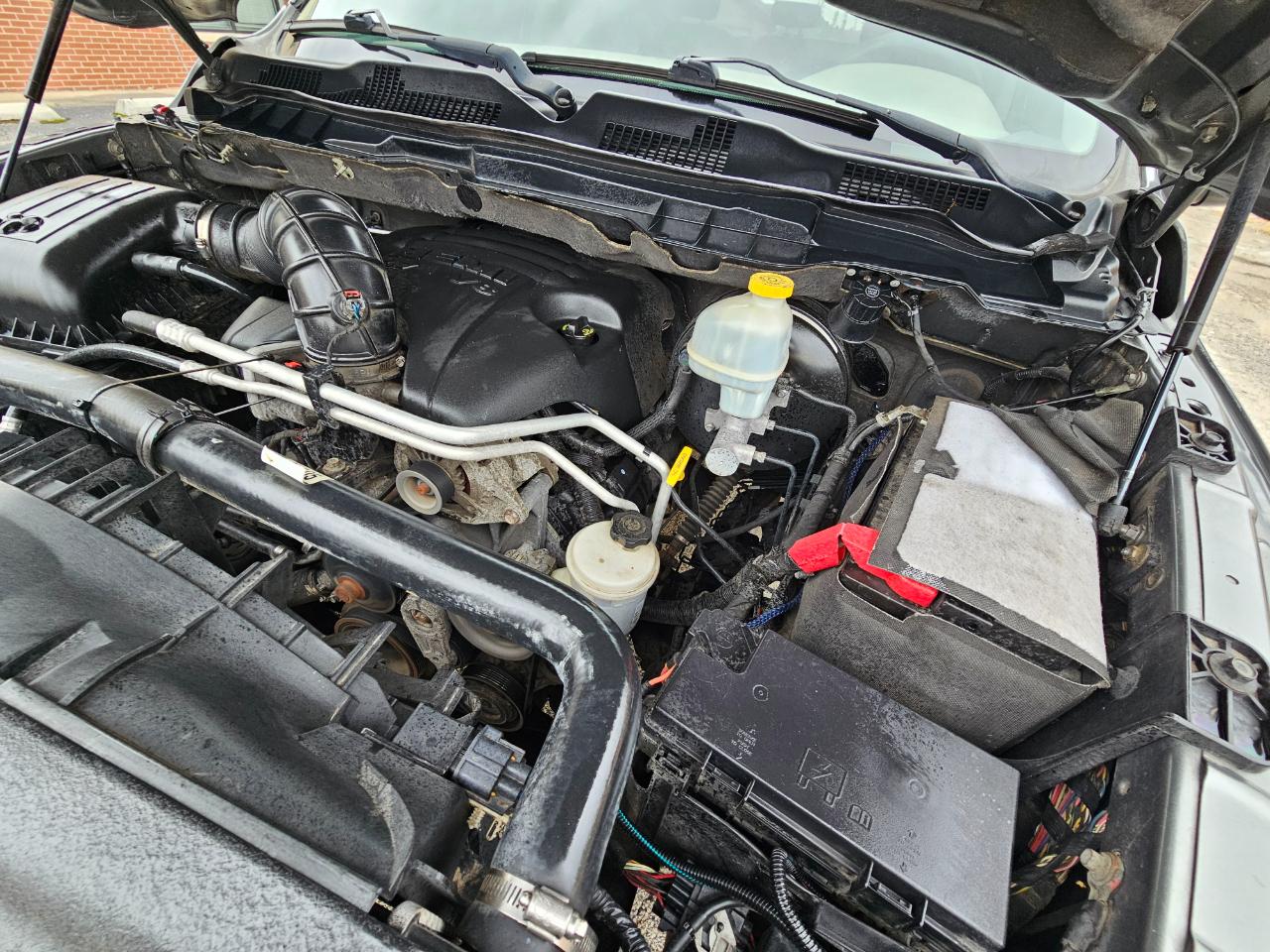 RAM 1500 2WD Quad Cab 140.5" Express 2012